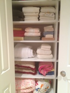 Organizing Linens. Today let’s look at bed and bath linens. 